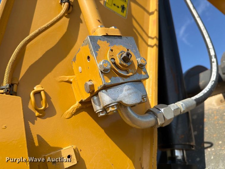 image for item FN3514 2018 Caterpillar 323 excavator