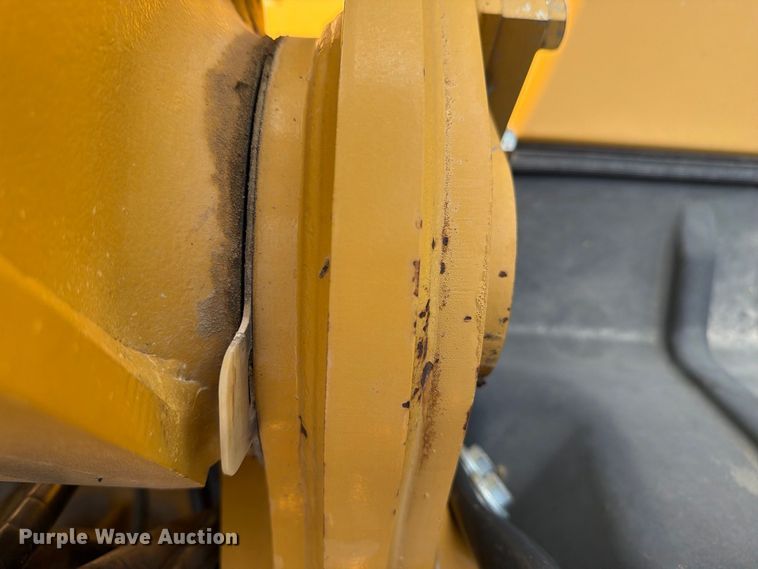 image for item FN3514 2018 Caterpillar 323 excavator