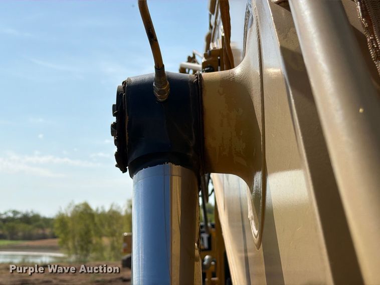image for item FN3514 2018 Caterpillar 323 excavator