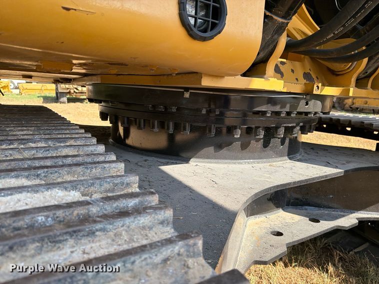 image for item FN3514 2018 Caterpillar 323 excavator
