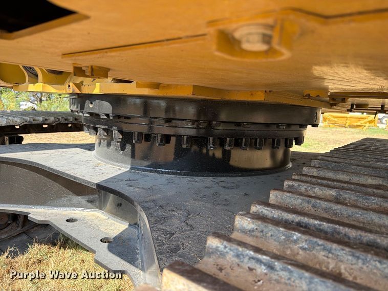 image for item FN3514 2018 Caterpillar 323 excavator