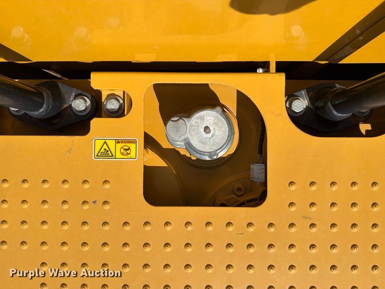 image for item FN3514 2018 Caterpillar 323 excavator