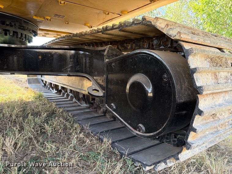image for item FN3514 2018 Caterpillar 323 excavator