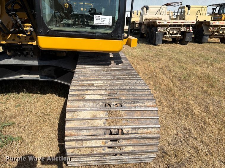 image for item FN3514 2018 Caterpillar 323 excavator