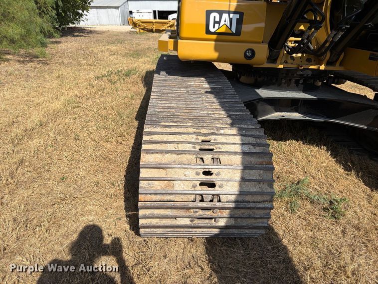 image for item FN3514 2018 Caterpillar 323 excavator