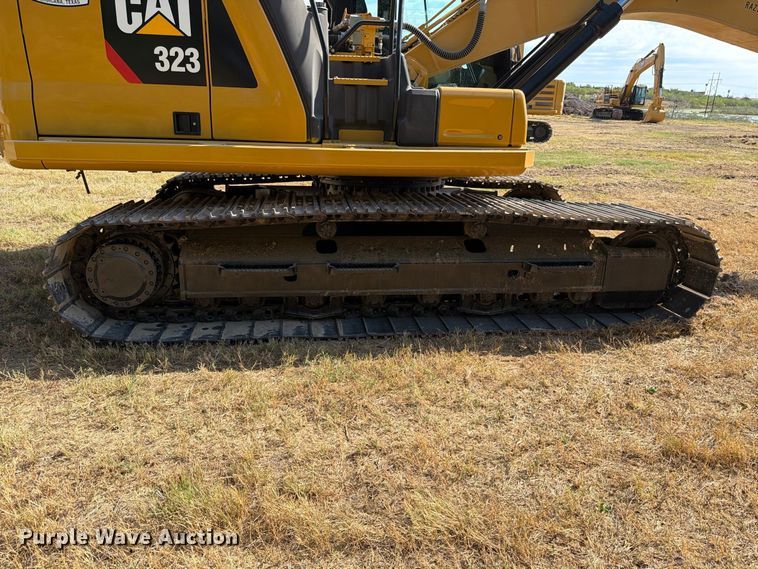 image for item FN3514 2018 Caterpillar 323 excavator