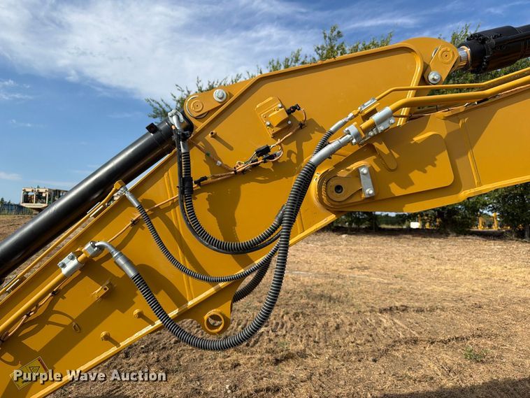 image for item FN3516 2022 Caterpillar 323 excavator