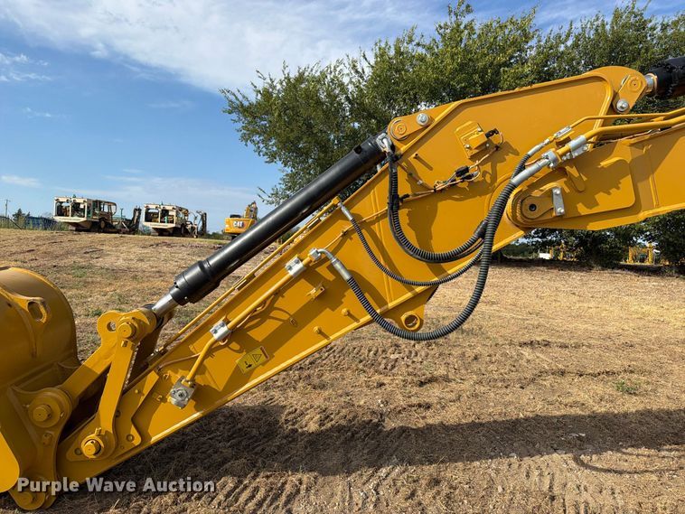 image for item FN3516 2022 Caterpillar 323 excavator