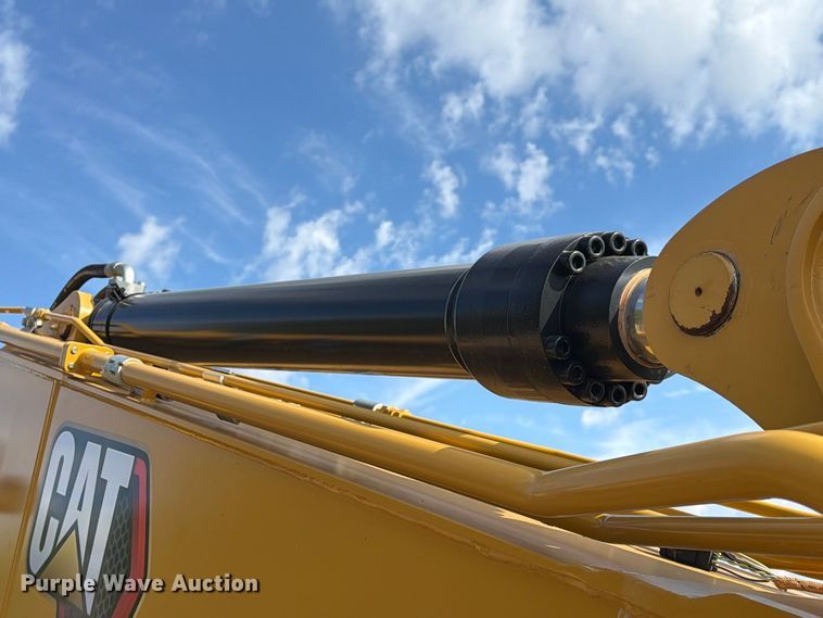 image for item FN3516 2022 Caterpillar 323 excavator