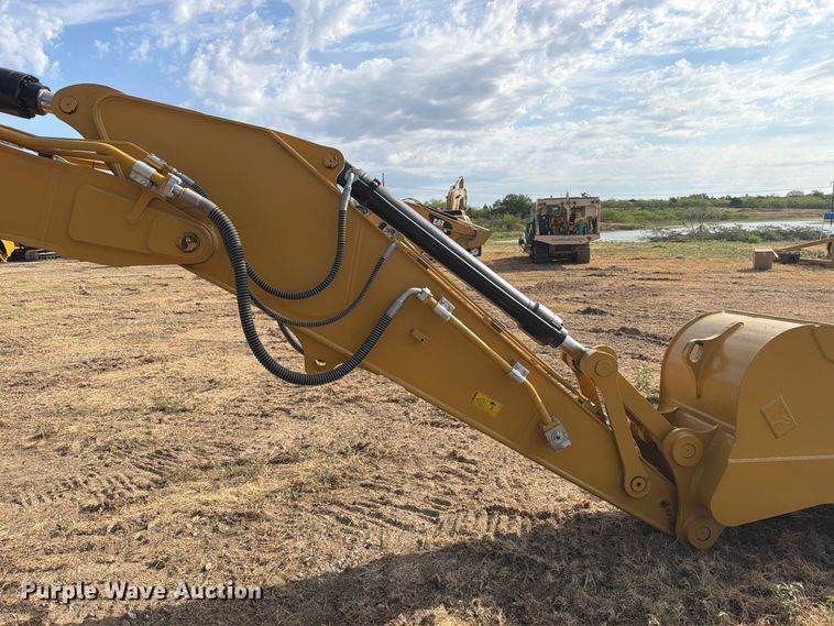 image for item FN3516 2022 Caterpillar 323 excavator