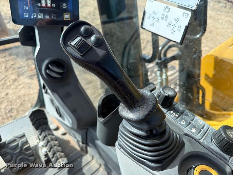 image for item FN3516 2022 Caterpillar 323 excavator