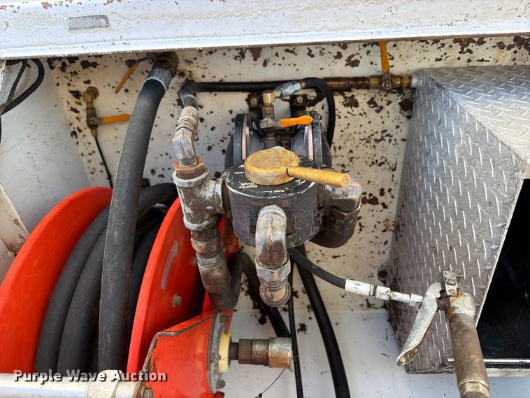 image for item FN3518 2005 Sterling L7500 Series fuel / lube truck