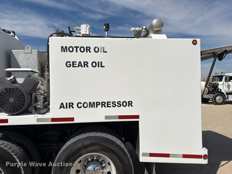 image for item FN3518 2005 Sterling L7500 Series fuel / lube truck