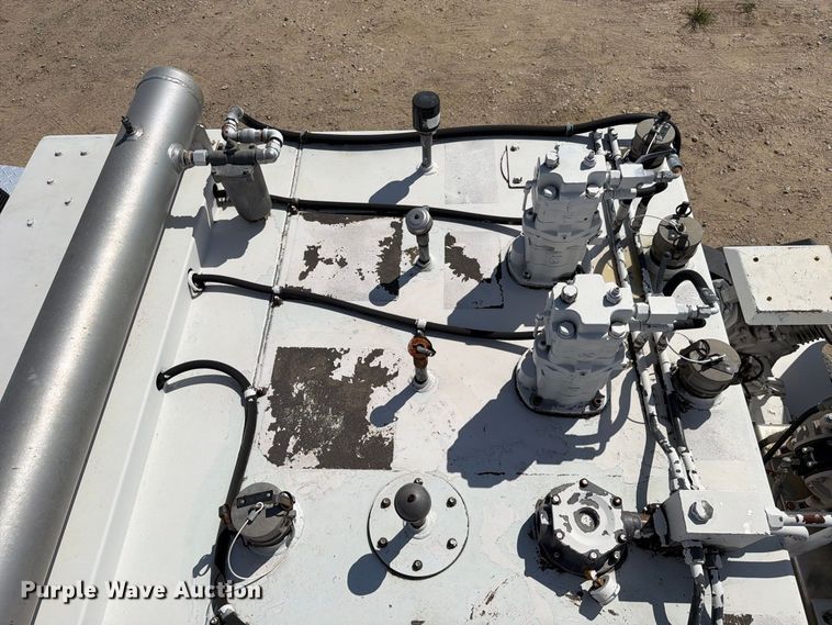 image for item FN3518 2005 Sterling L7500 Series fuel / lube truck