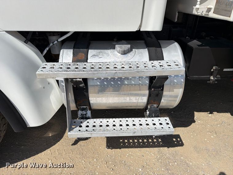 image for item FN3518 2005 Sterling L7500 Series fuel / lube truck