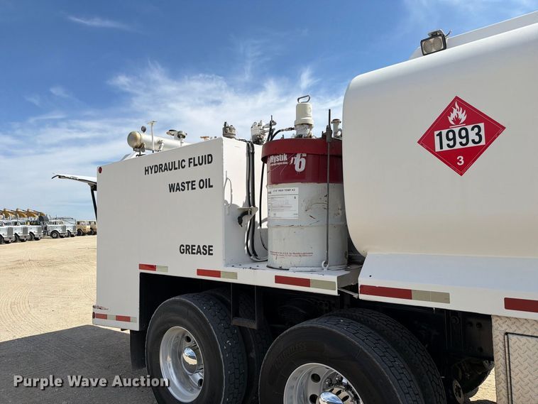 image for item FN3518 2005 Sterling L7500 Series fuel / lube truck