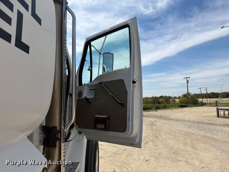 image for item FN3518 2005 Sterling L7500 Series fuel / lube truck