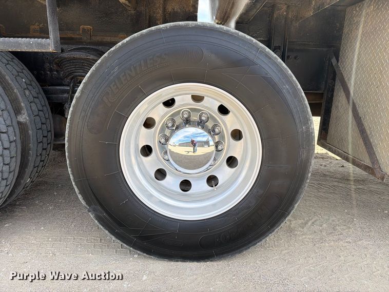 image for item FN3518 2005 Sterling L7500 Series fuel / lube truck