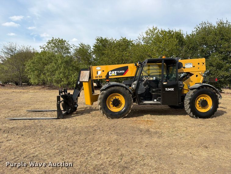 image for item FN3520 2014 Caterpillar TL943C telehandler