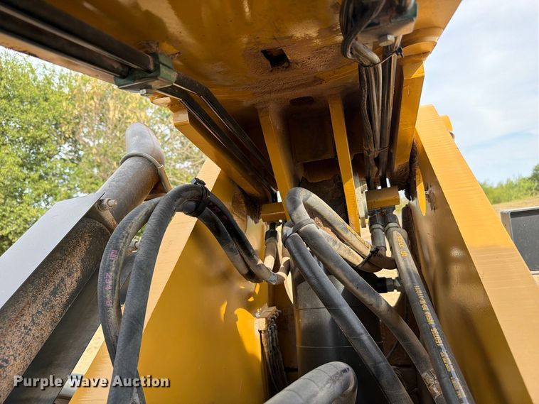 image for item FN3520 2014 Caterpillar TL943C telehandler