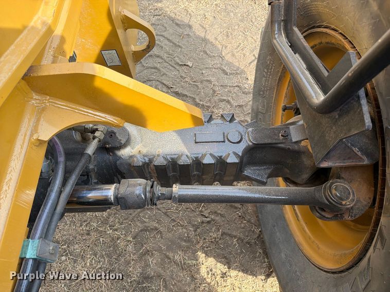 image for item FN3520 2014 Caterpillar TL943C telehandler
