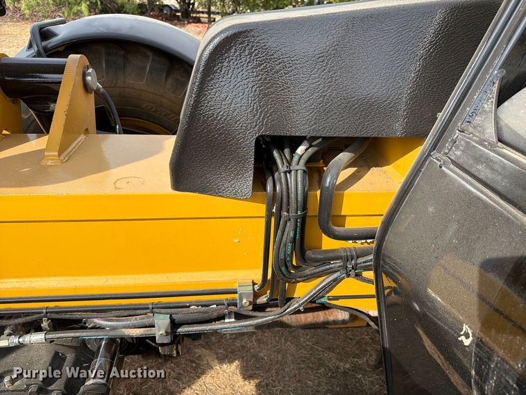 image for item FN3520 2014 Caterpillar TL943C telehandler