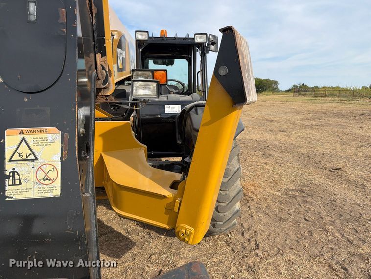 image for item FN3520 2014 Caterpillar TL943C telehandler