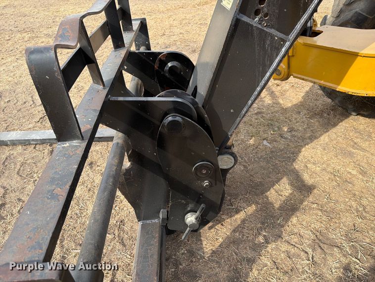 image for item FN3520 2014 Caterpillar TL943C telehandler