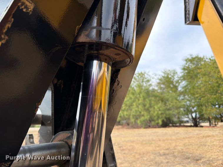 image for item FN3520 2014 Caterpillar TL943C telehandler