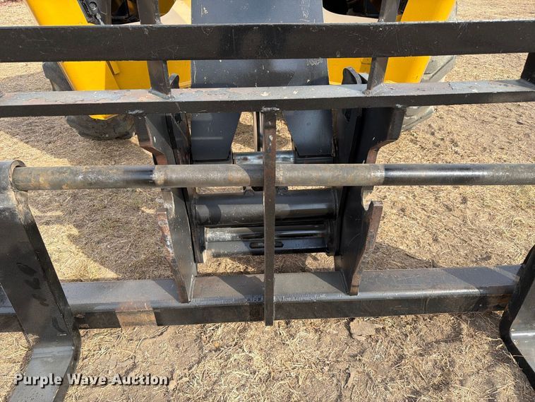 image for item FN3520 2014 Caterpillar TL943C telehandler