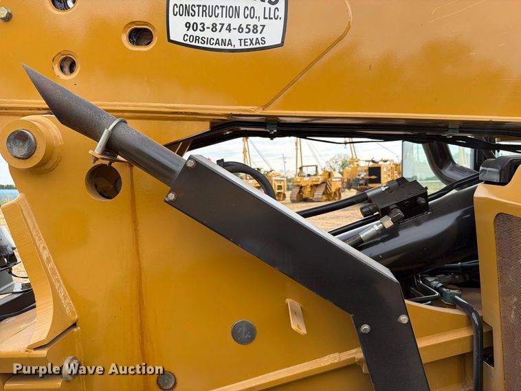 image for item FN3520 2014 Caterpillar TL943C telehandler