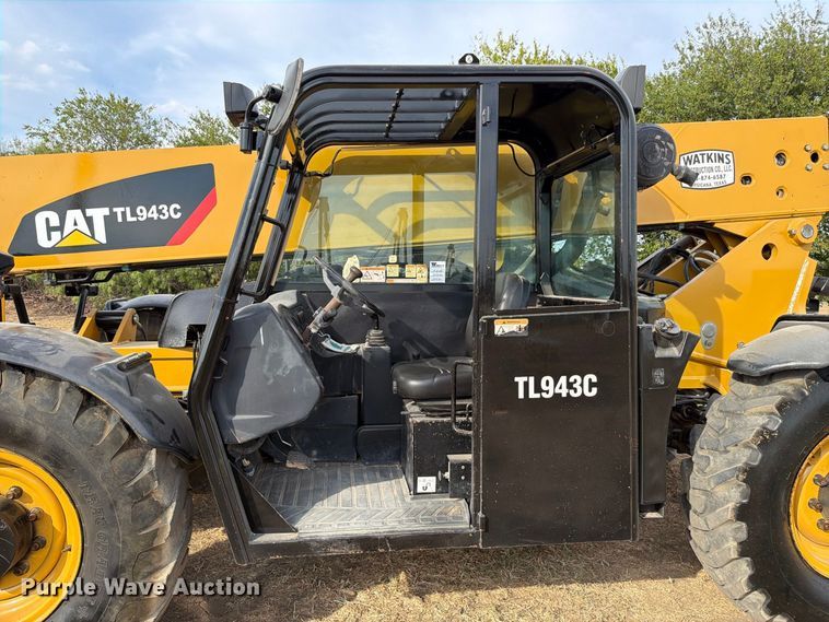image for item FN3520 2014 Caterpillar TL943C telehandler