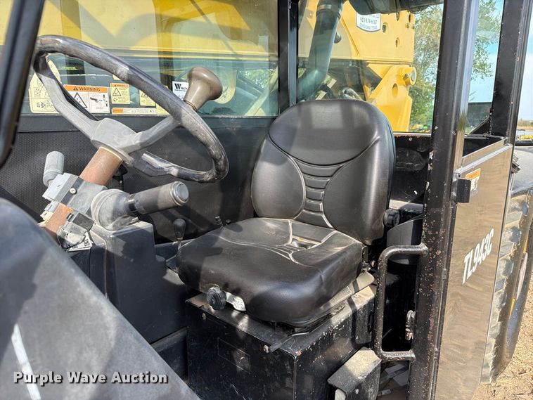 image for item FN3520 2014 Caterpillar TL943C telehandler
