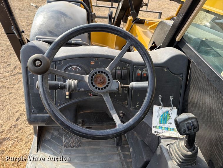 image for item FN3520 2014 Caterpillar TL943C telehandler