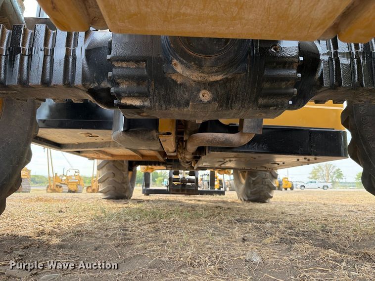 image for item FN3520 2014 Caterpillar TL943C telehandler