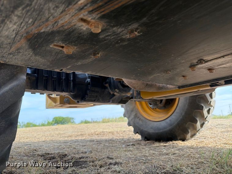 image for item FN3520 2014 Caterpillar TL943C telehandler
