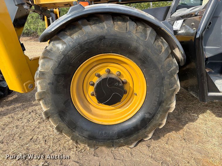 image for item FN3520 2014 Caterpillar TL943C telehandler