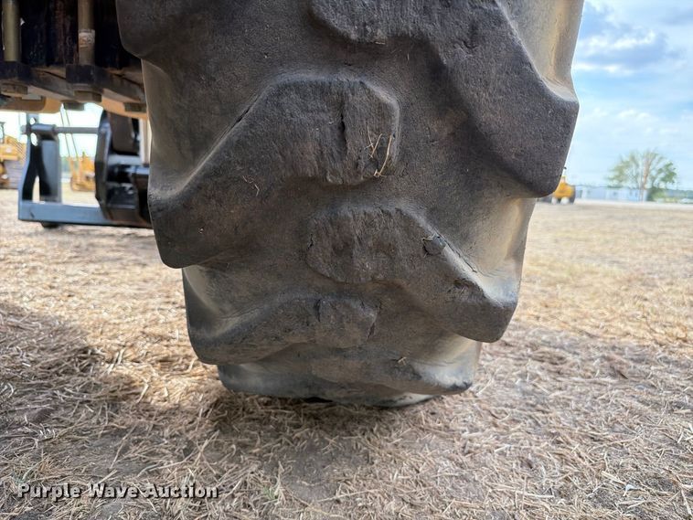 image for item FN3520 2014 Caterpillar TL943C telehandler