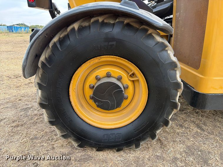 image for item FN3520 2014 Caterpillar TL943C telehandler