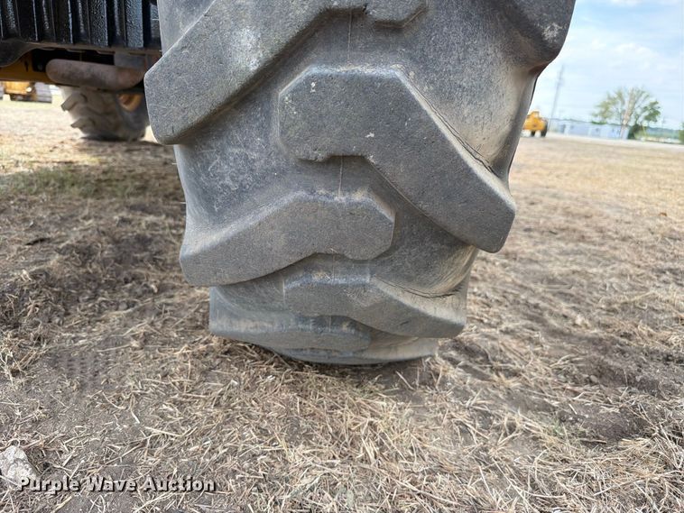 image for item FN3520 2014 Caterpillar TL943C telehandler