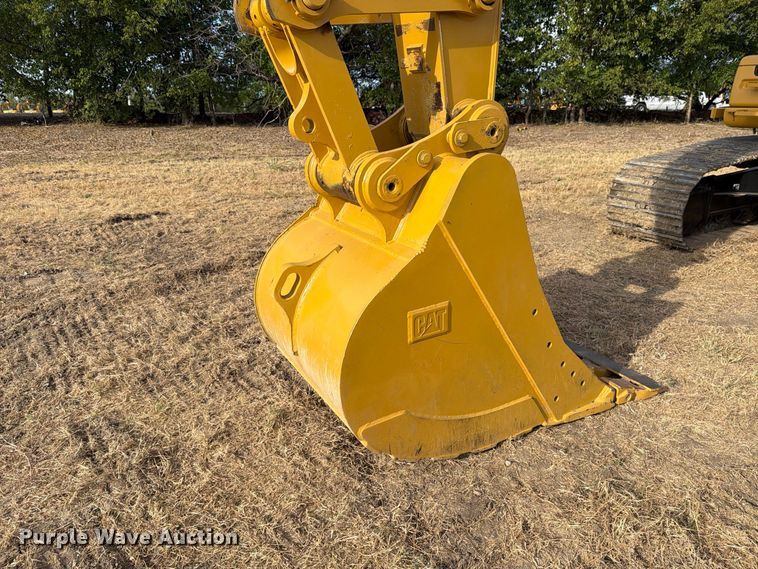 image for item FN3523 2019 Caterpillar 326F L excavator