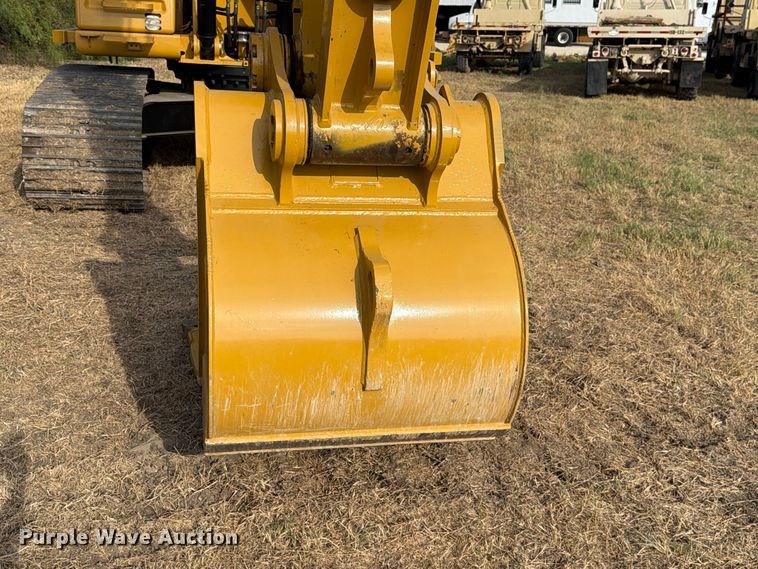 image for item FN3523 2019 Caterpillar 326F L excavator