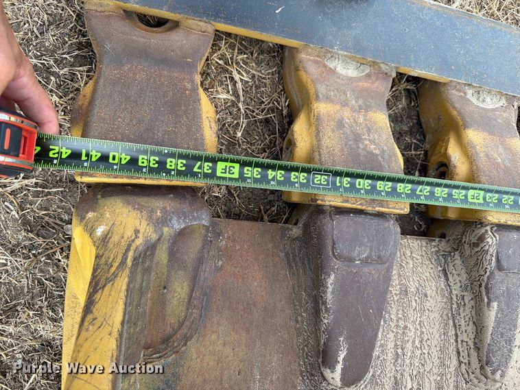 image for item FN3523 2019 Caterpillar 326F L excavator