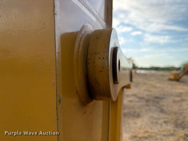 image for item FN3523 2019 Caterpillar 326F L excavator