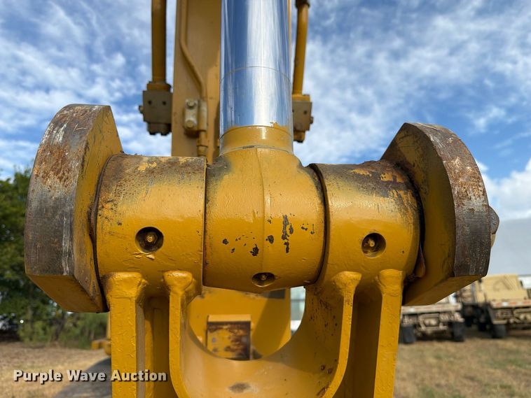 image for item FN3523 2019 Caterpillar 326F L excavator