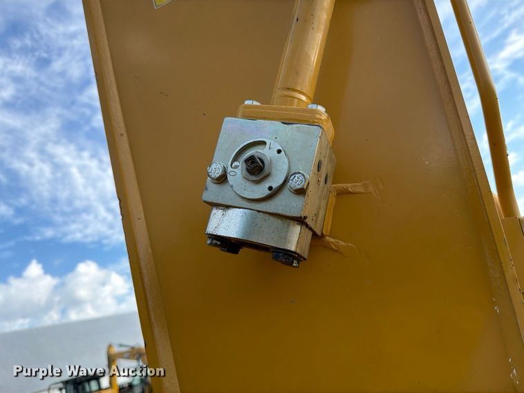 image for item FN3523 2019 Caterpillar 326F L excavator