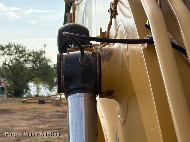 image for item FN3523 2019 Caterpillar 326F L excavator