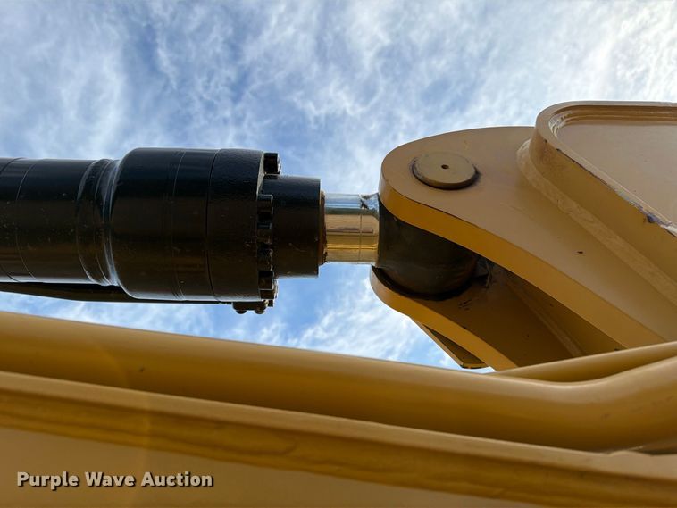 image for item FN3523 2019 Caterpillar 326F L excavator