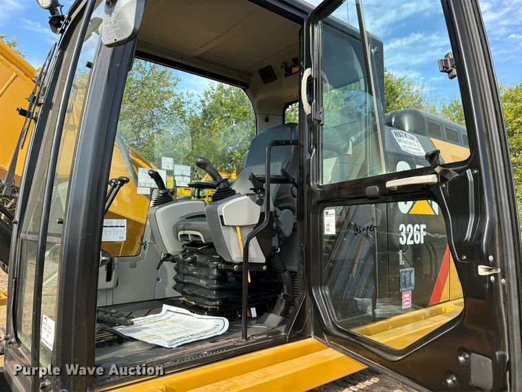 image for item FN3523 2019 Caterpillar 326F L excavator