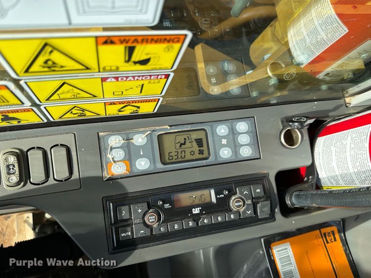image for item FN3523 2019 Caterpillar 326F L excavator